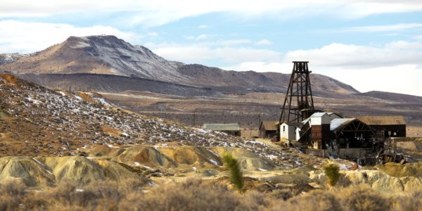 The mine featured in Dynamite Riches Megaways™ resembles one from the gold rush days in the US