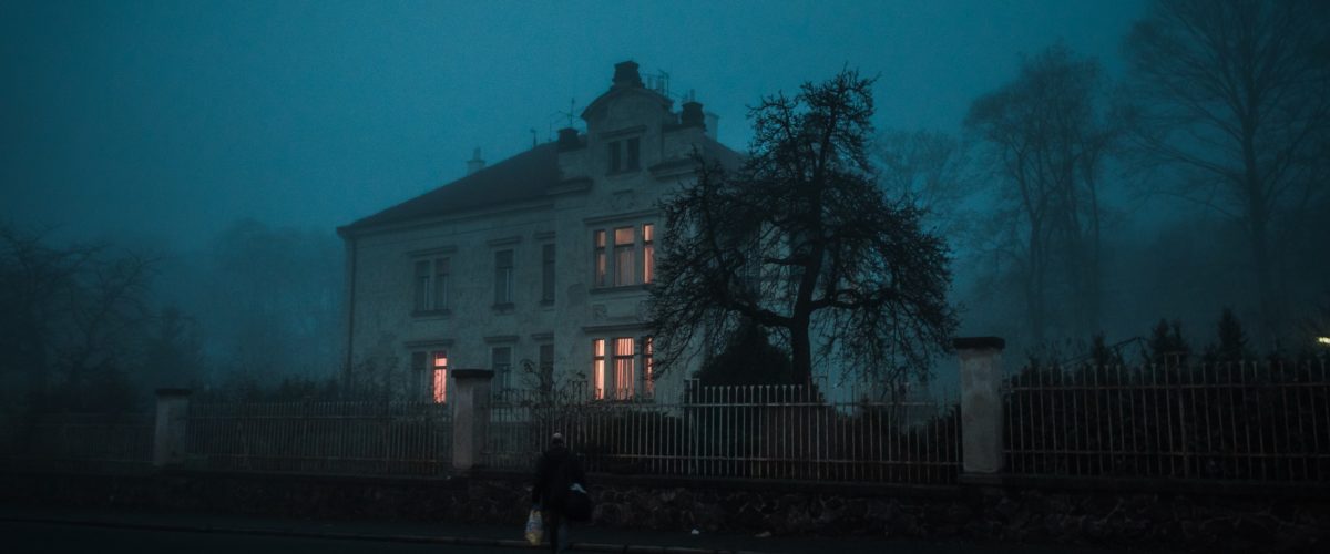 In Dracula™, players are dropped into the confines of a spooky old manor house set somewhere in Transylvania