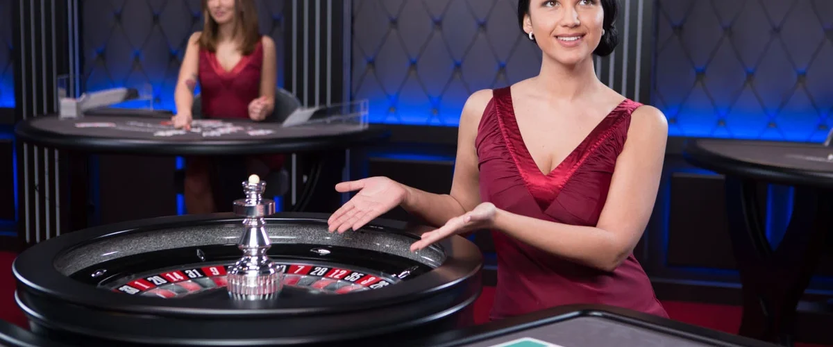 PokerStars live roulette games use real dealers.